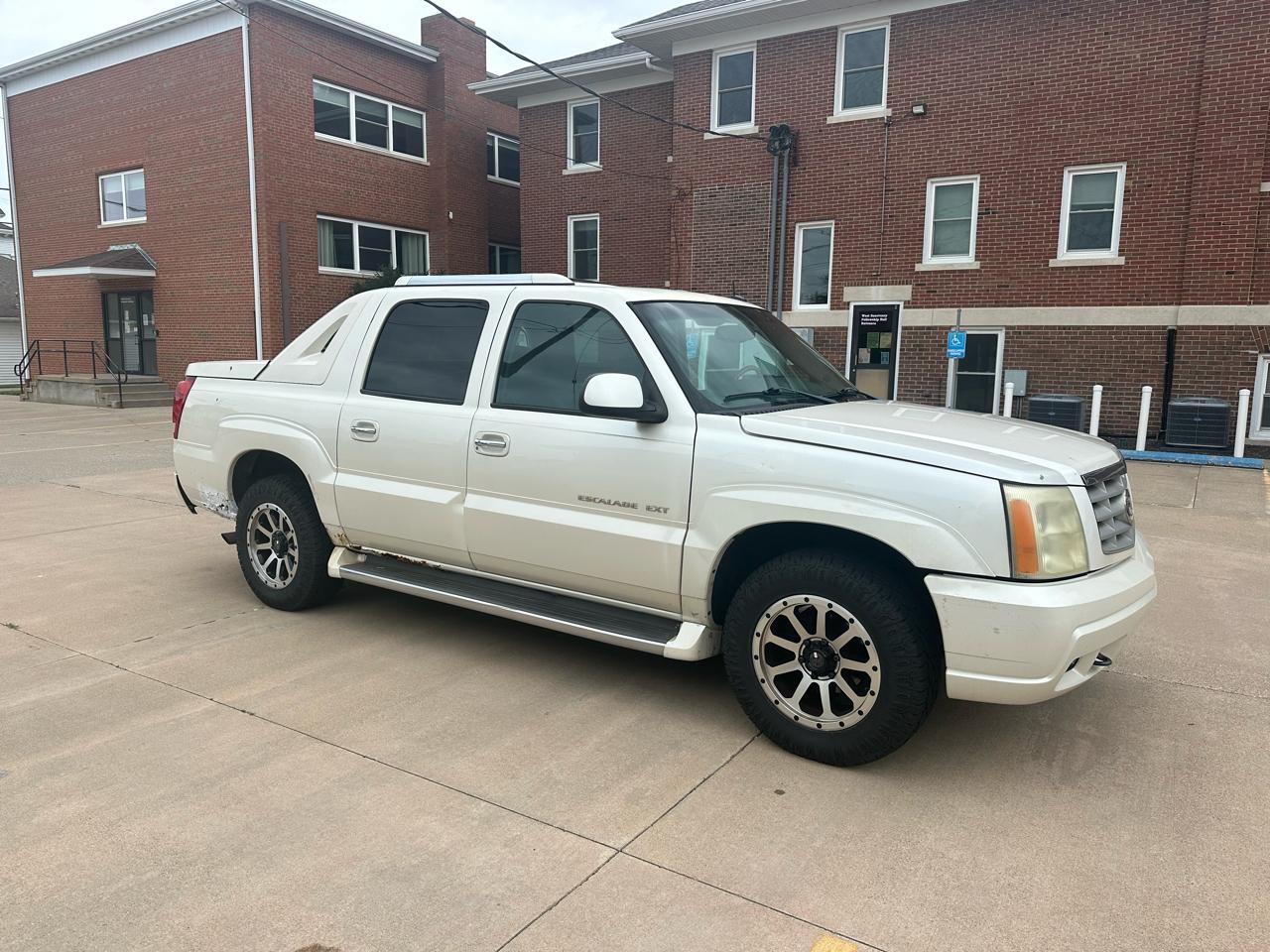 Cadillac Escalade EXT Sport Utility Truck 2003