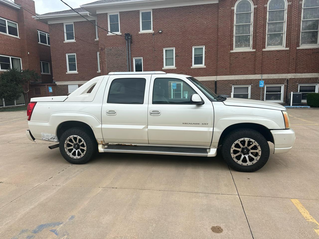 Cadillac Escalade EXT Sport Utility Truck 2003