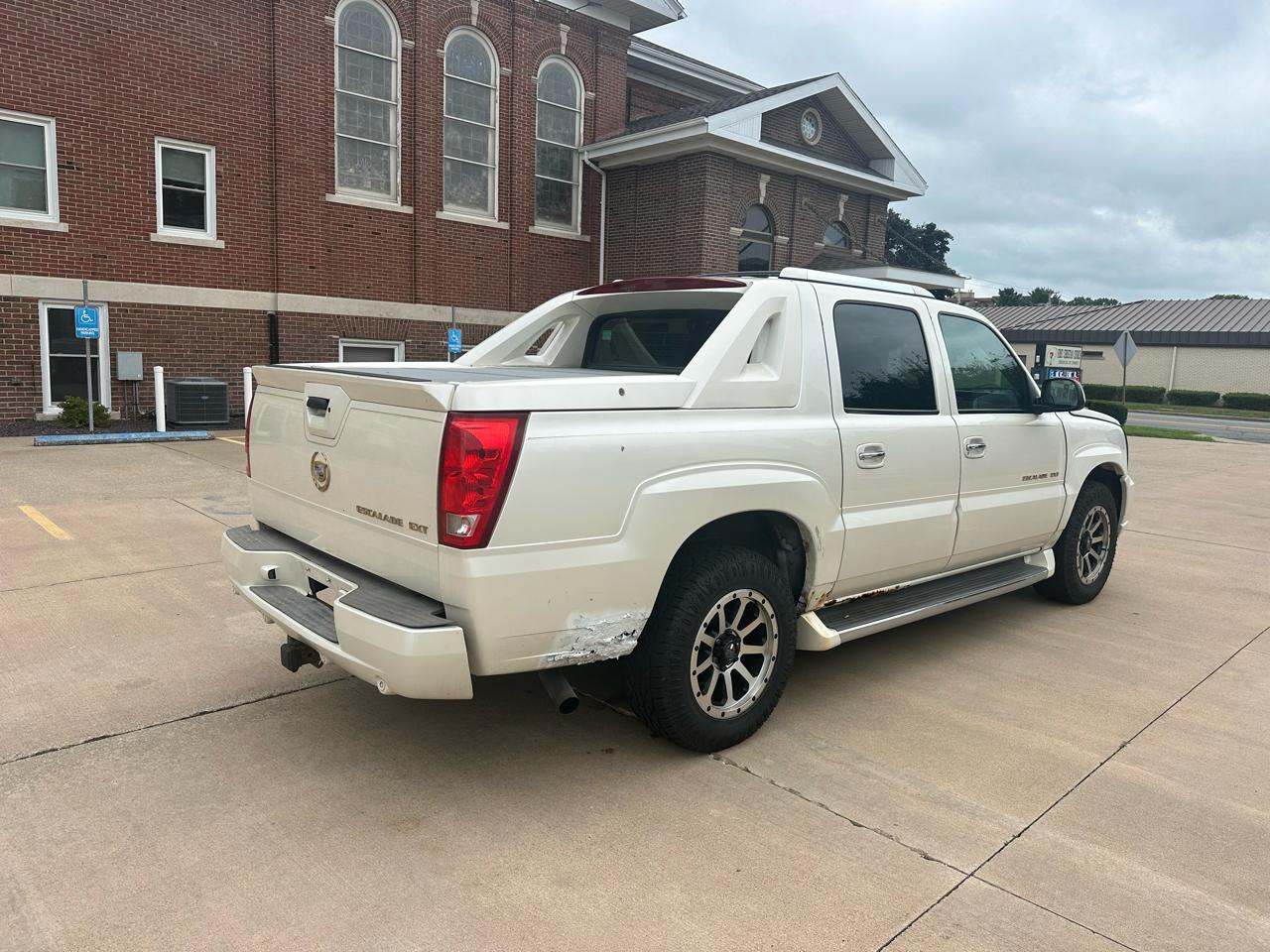Cadillac Escalade EXT Sport Utility Truck 2003