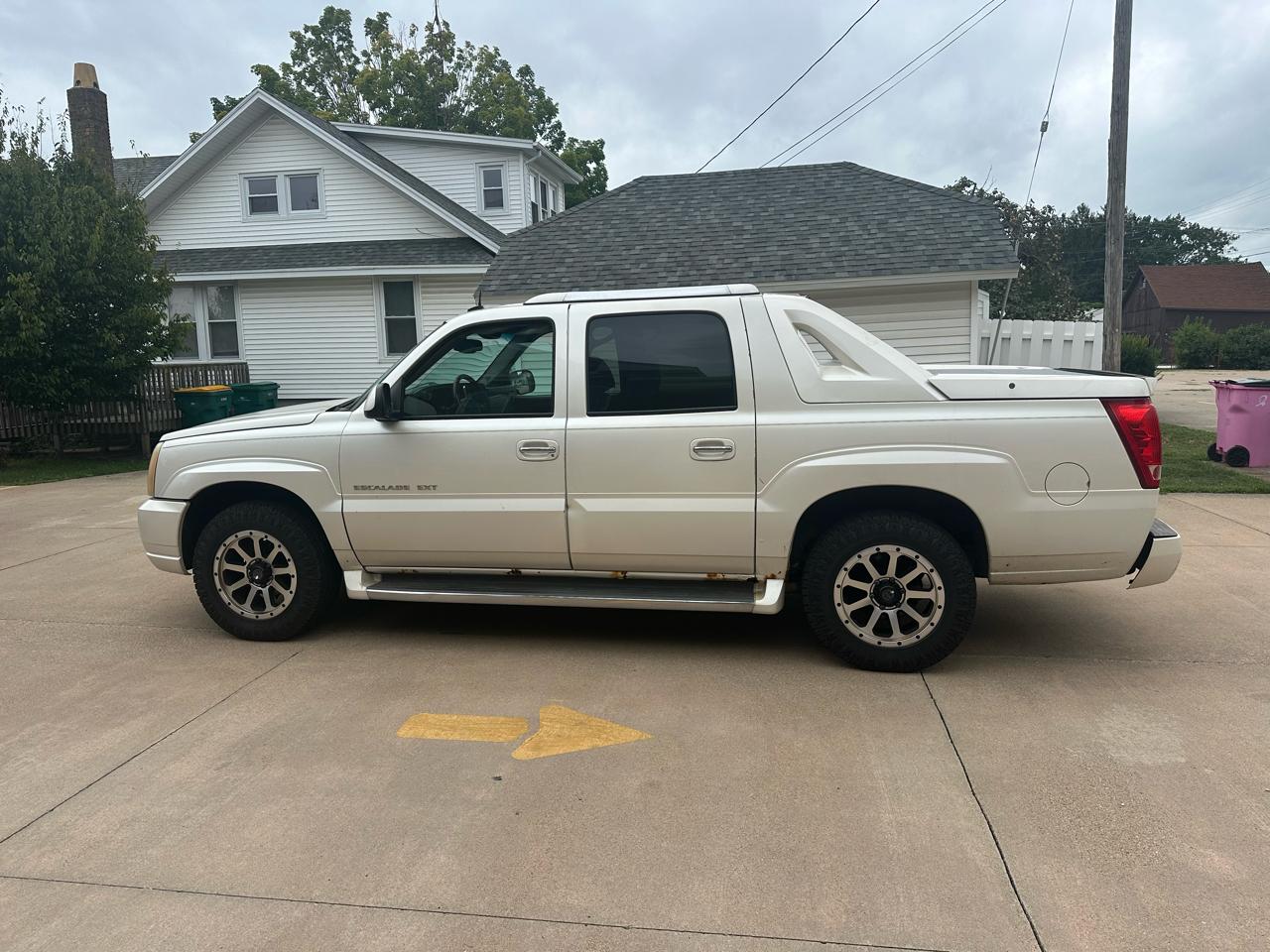 Cadillac Escalade EXT Sport Utility Truck 2003
