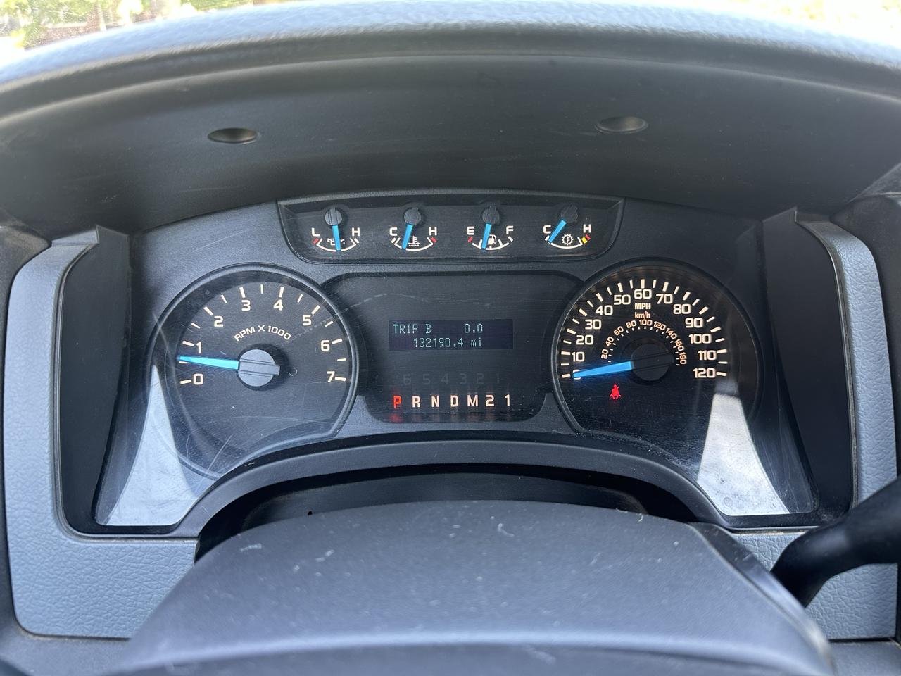 Ford F-150 2WD Reg Cab 126" XLT 2013