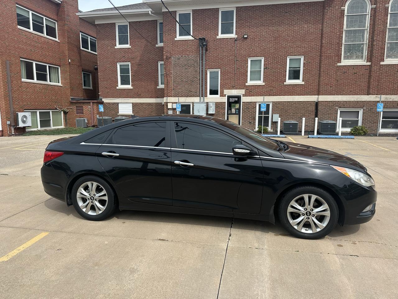 Hyundai Sonata 4dr Sdn 2.4L Auto Limited 2012