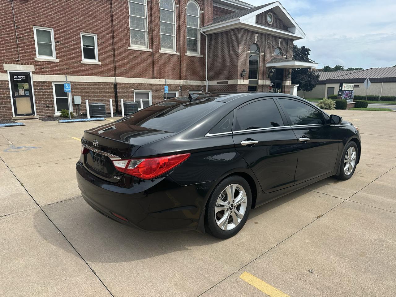 Hyundai Sonata 4dr Sdn 2.4L Auto Limited 2012