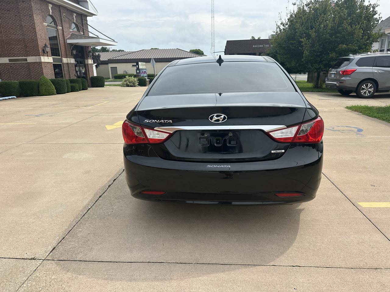 Hyundai Sonata 4dr Sdn 2.4L Auto Limited 2012