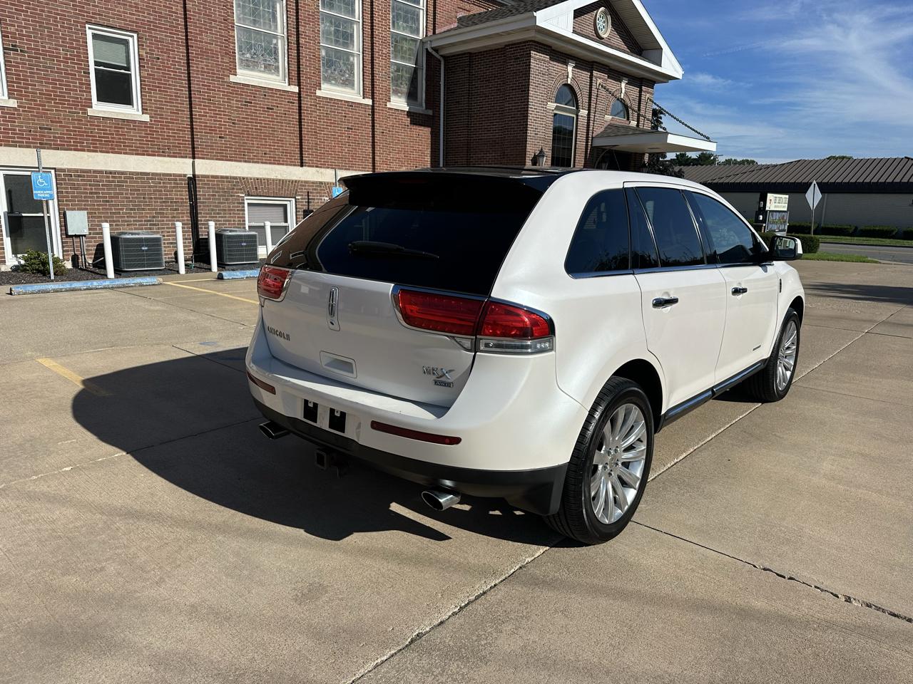 Lincoln MKX AWD 4dr 2011