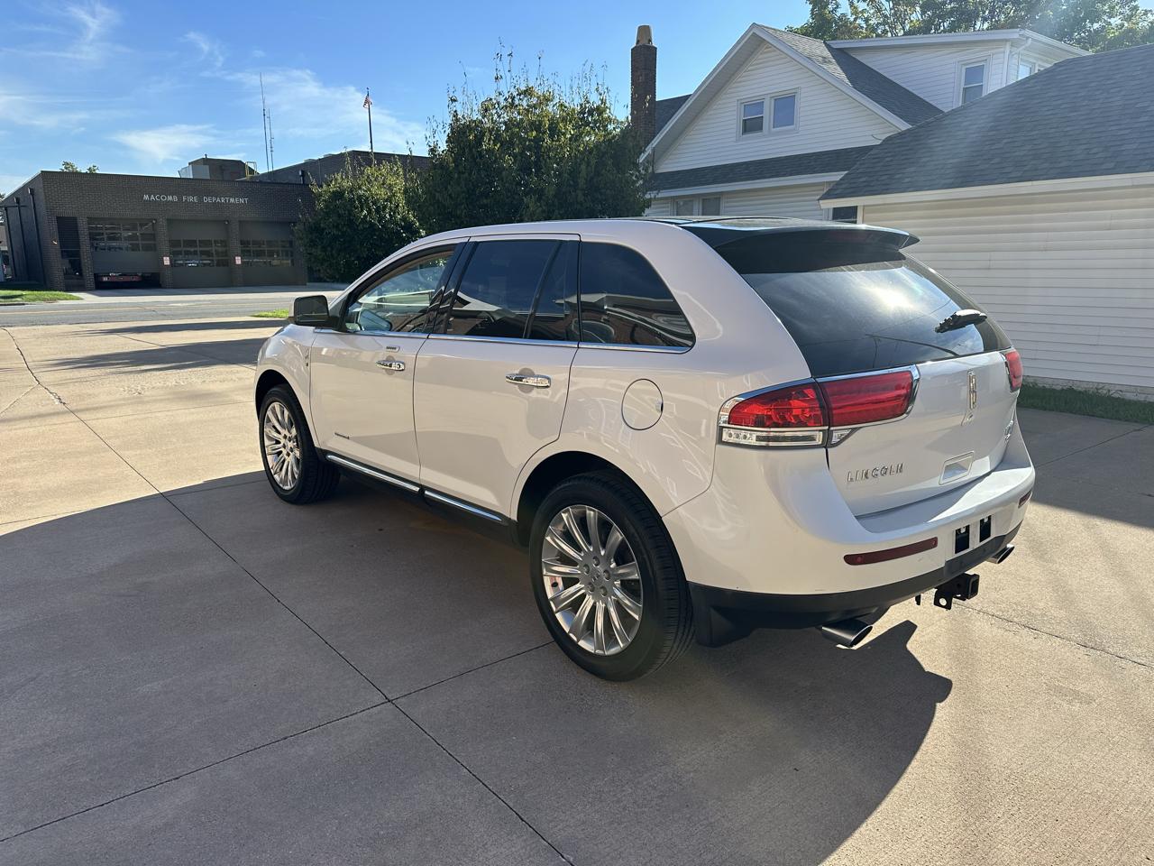 Lincoln MKX AWD 4dr 2011