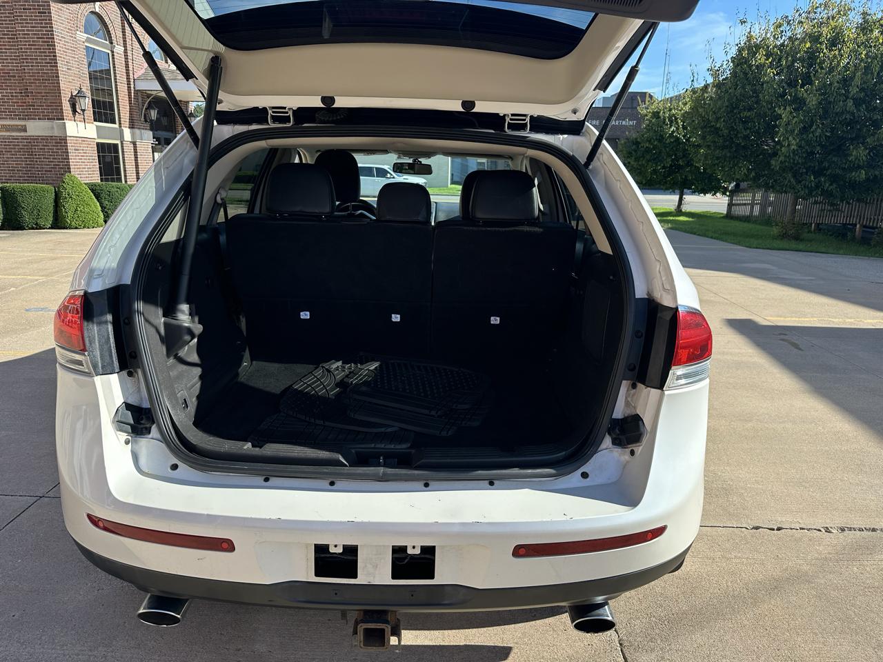 Lincoln MKX AWD 4dr 2011