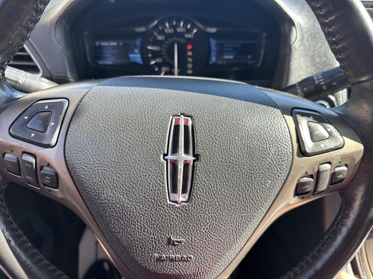 Lincoln MKX AWD 4dr 2011