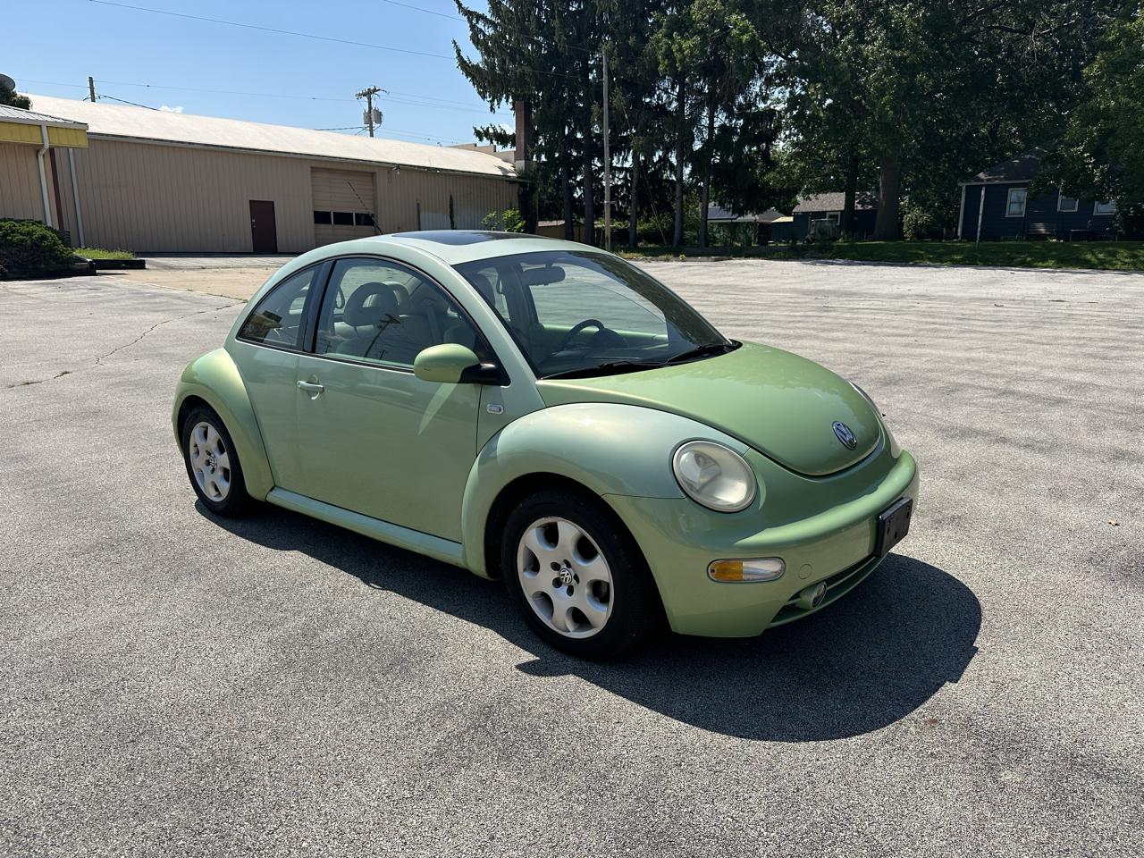 Volkswagen New Beetle 2dr Cpe GLS Auto 2002