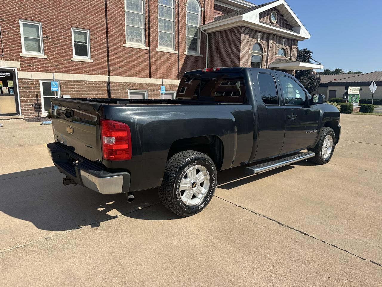 Chevrolet Silverado 1500 4WD Ext Cab 143.5" LTZ 2009