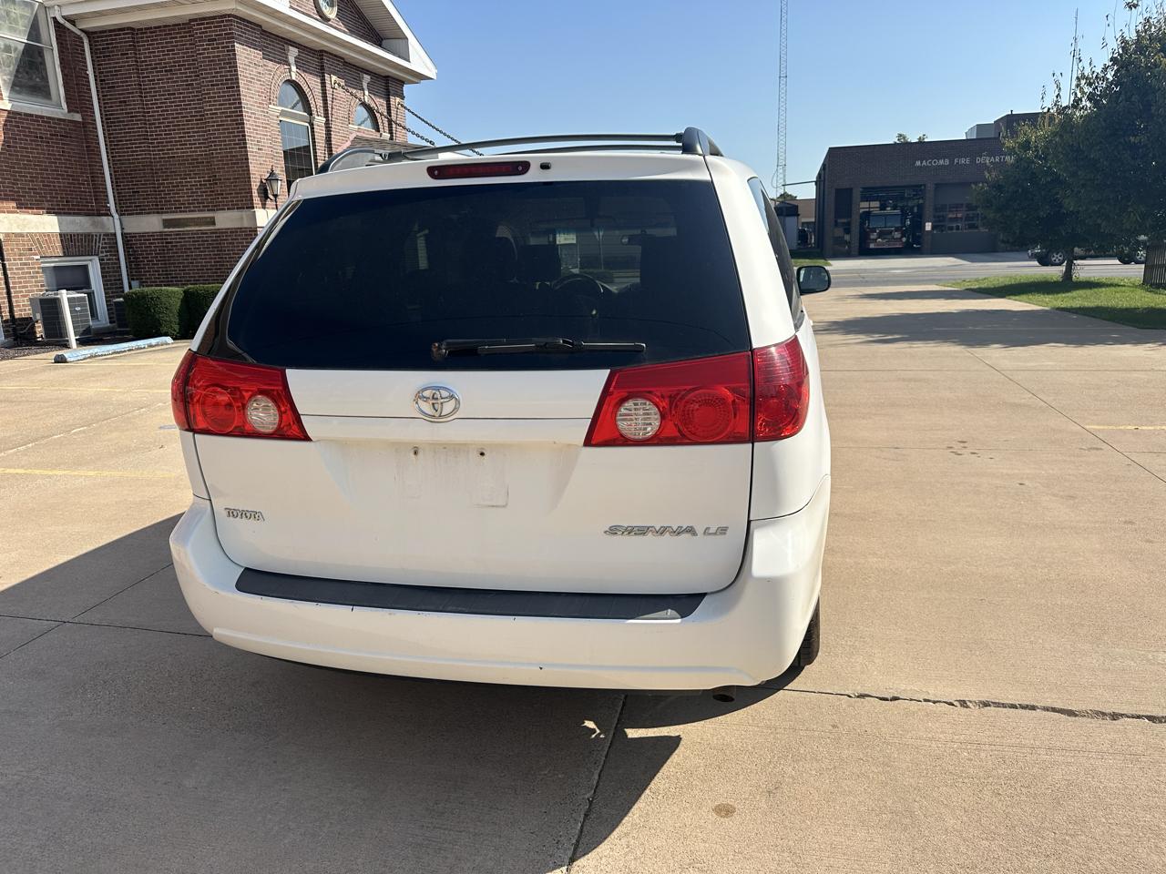 Toyota Sienna 5dr 7-Passenger Van CE FWD (Natl) 2007
