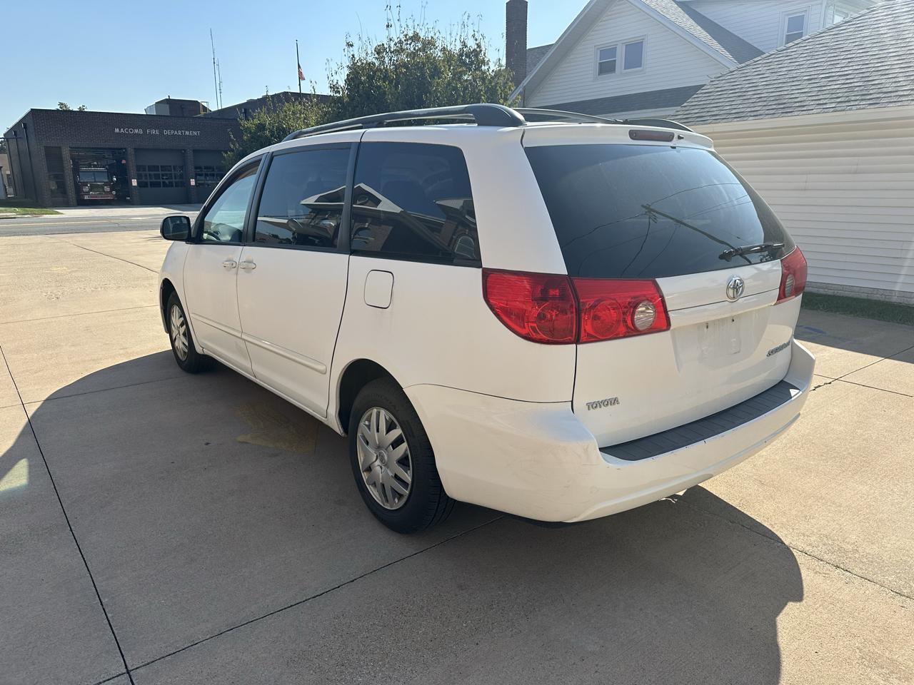 Toyota Sienna 5dr 7-Passenger Van CE FWD (Natl) 2007