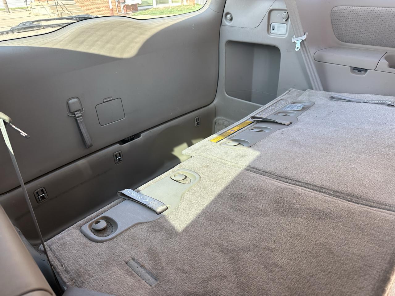 Toyota Sienna 5dr 7-Passenger Van CE FWD (Natl) 2007