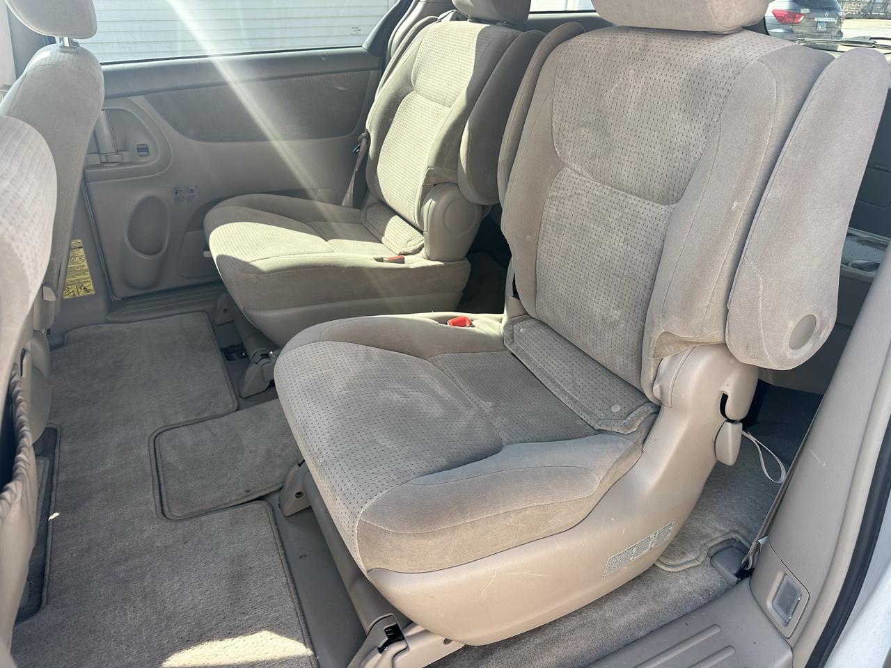Toyota Sienna 5dr 7-Passenger Van CE FWD (Natl) 2007