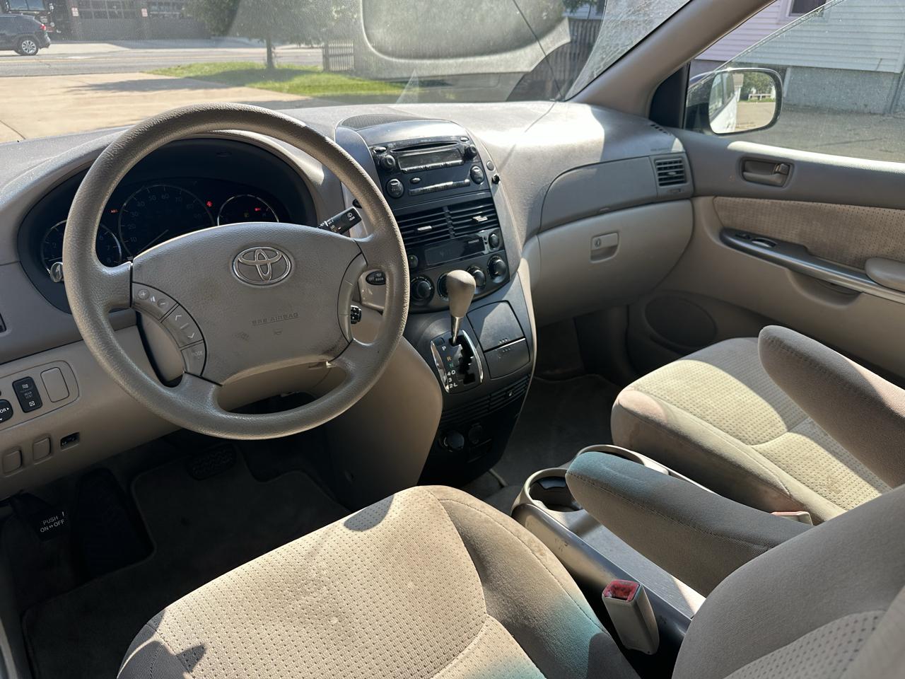 Toyota Sienna 5dr 7-Passenger Van CE FWD (Natl) 2007