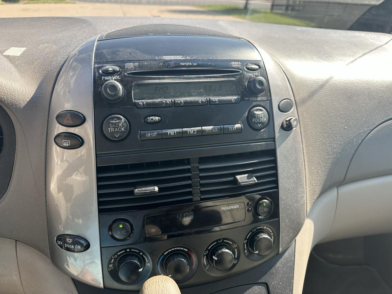Toyota Sienna 5dr 7-Passenger Van CE FWD (Natl) 2007