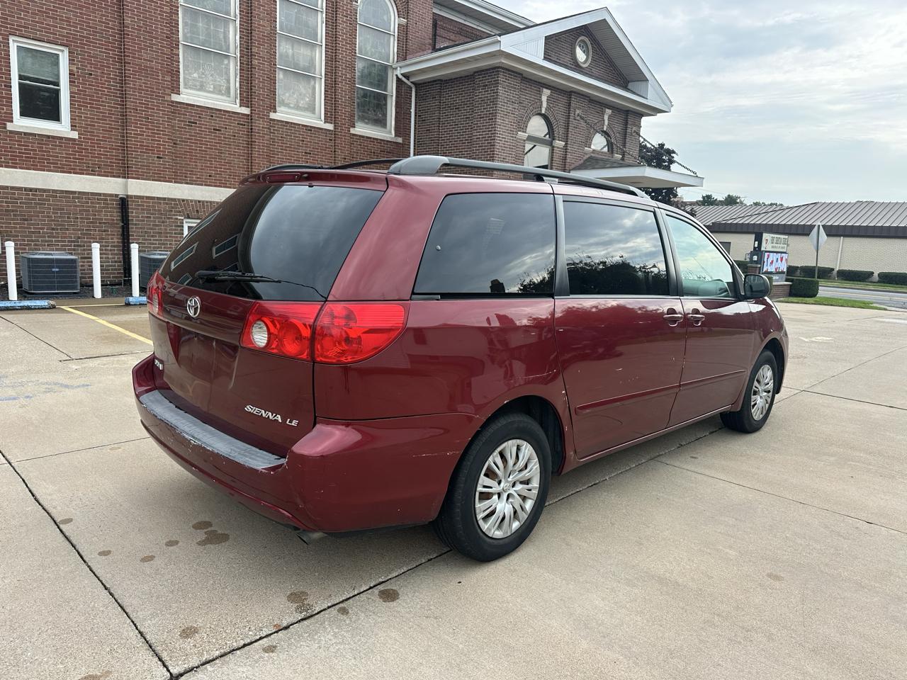 Toyota Sienna 5dr 7-Pass Van V6 LE FWD (Natl) 2006