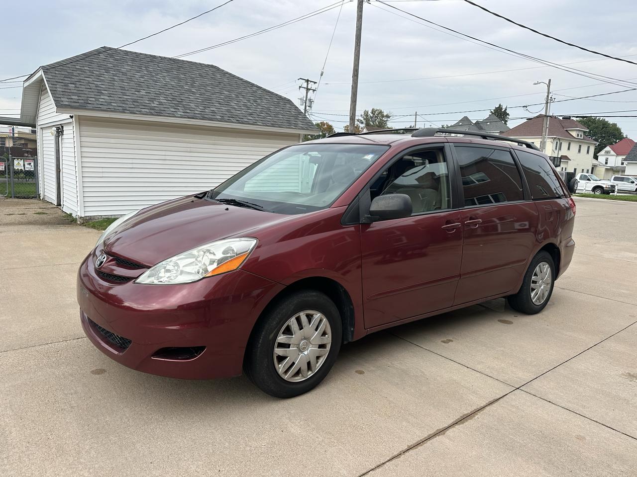 Toyota Sienna 5dr 7-Pass Van V6 LE FWD (Natl) 2006