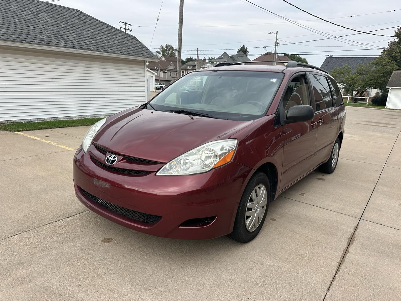 Toyota Sienna 5dr 7-Pass Van V6 LE FWD (Natl) 2006