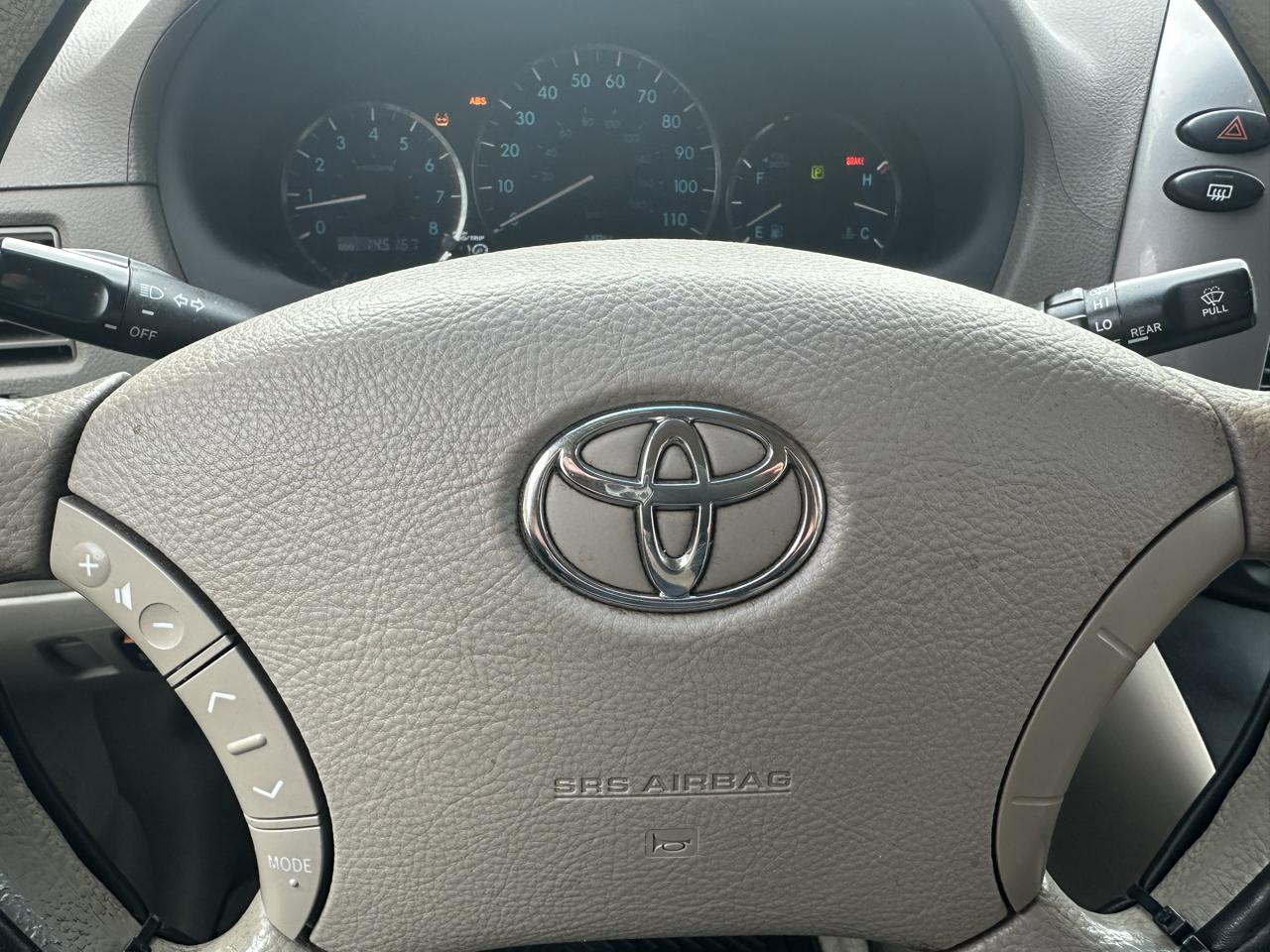 Toyota Sienna 5dr 7-Pass Van V6 LE FWD (Natl) 2006