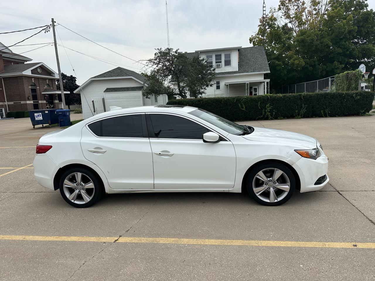 Acura ILX 4dr Sdn 2.0L Tech Pkg 2014