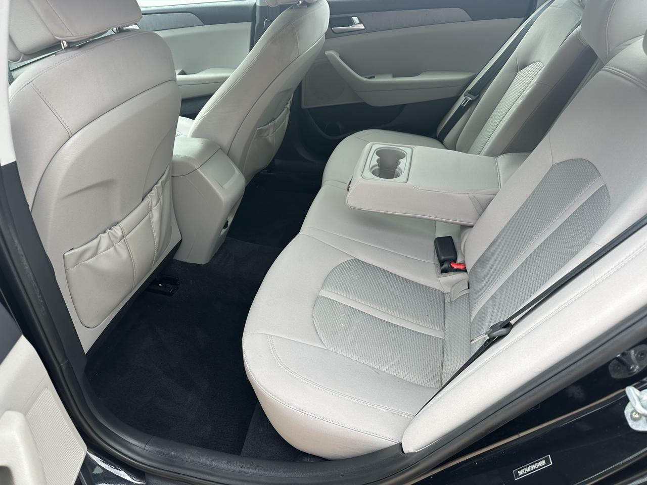Hyundai Sonata SE 2.4L 2017