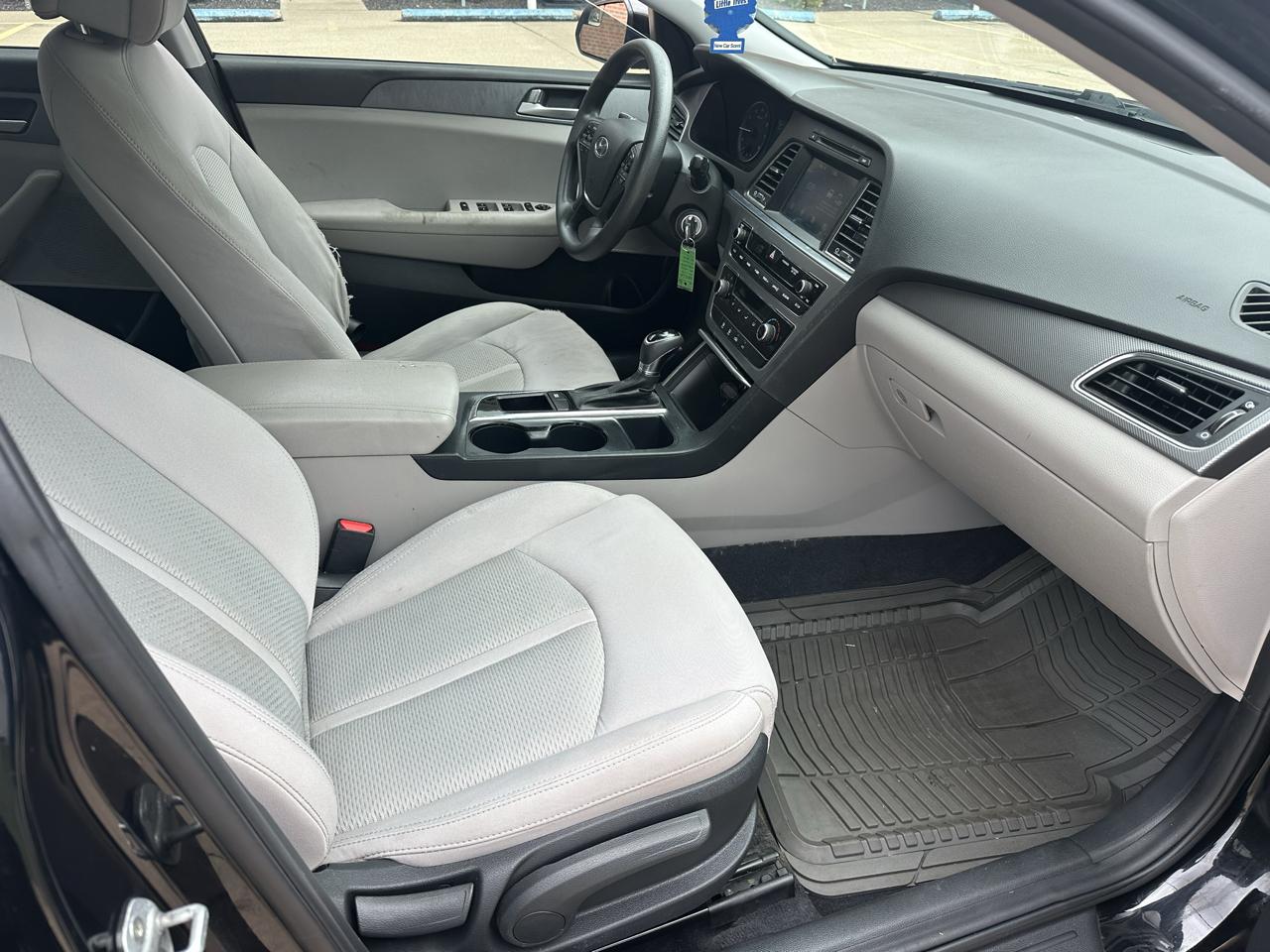 Hyundai Sonata SE 2.4L 2017