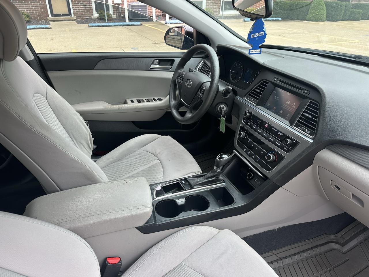 Hyundai Sonata SE 2.4L 2017