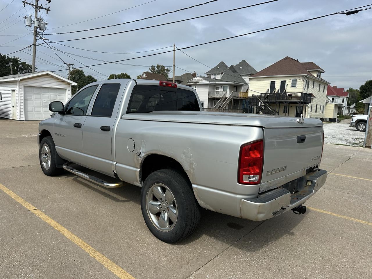 Dodge Ram 1500 4dr Quad Cab 140.5" WB 4WD SLT 2003