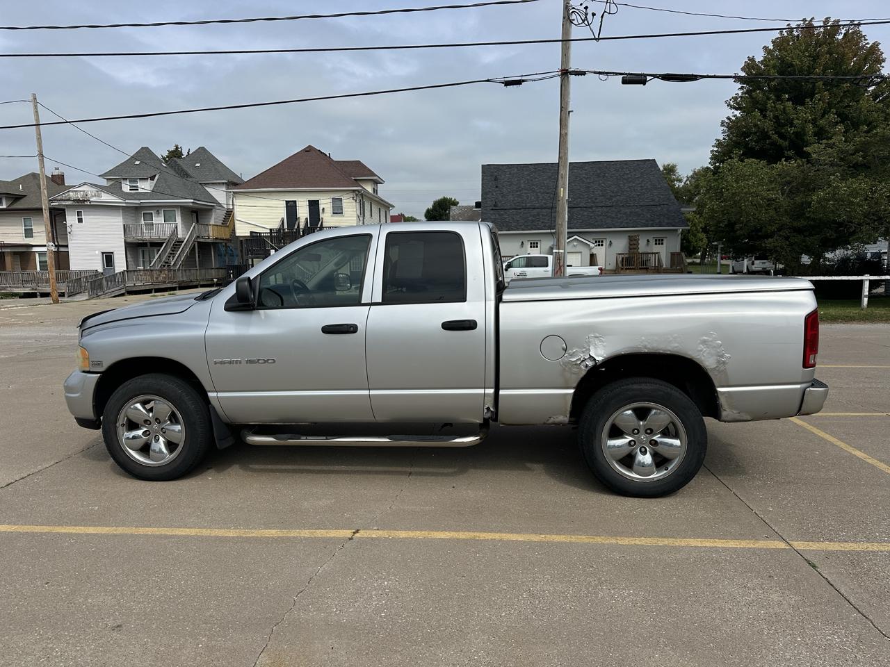 Dodge Ram 1500 4dr Quad Cab 140.5" WB 4WD SLT 2003