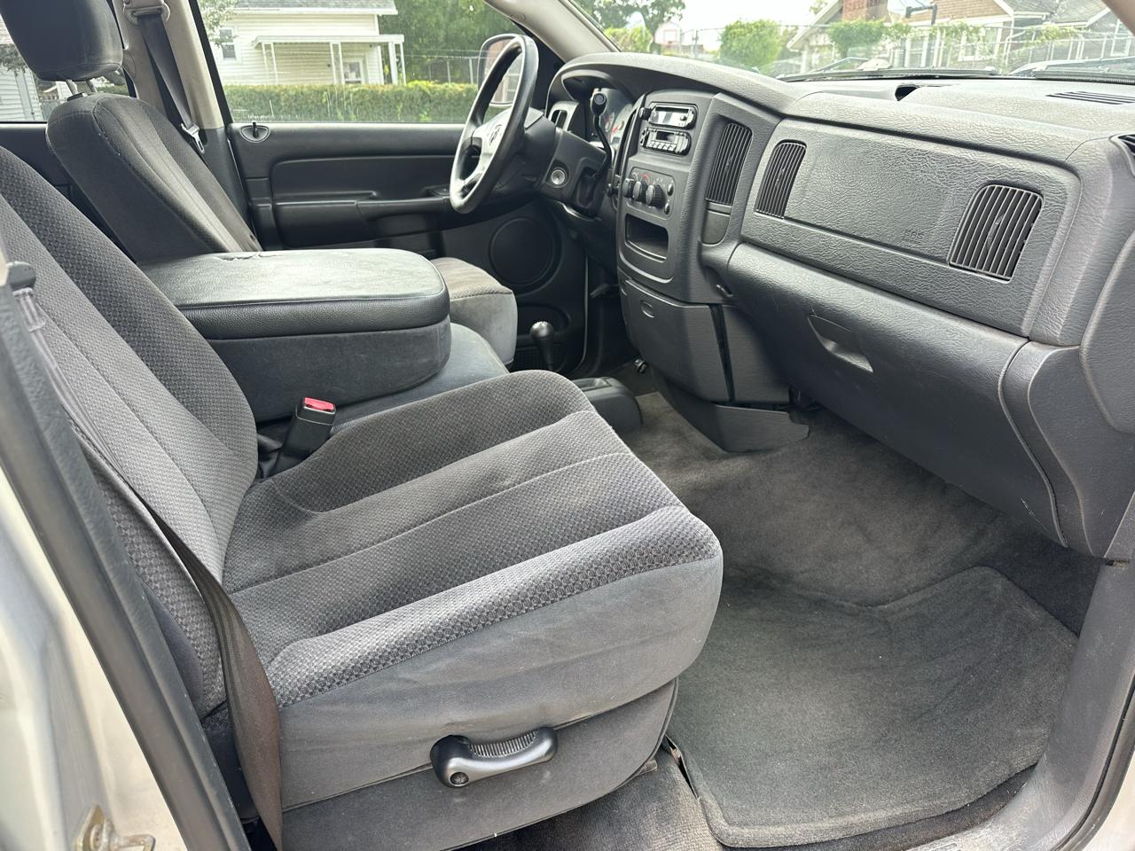 Dodge Ram 1500 4dr Quad Cab 140.5" WB 4WD SLT 2003