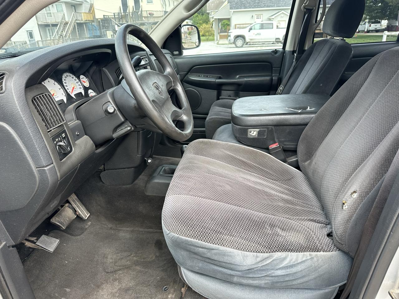 Dodge Ram 1500 4dr Quad Cab 140.5" WB 4WD SLT 2003