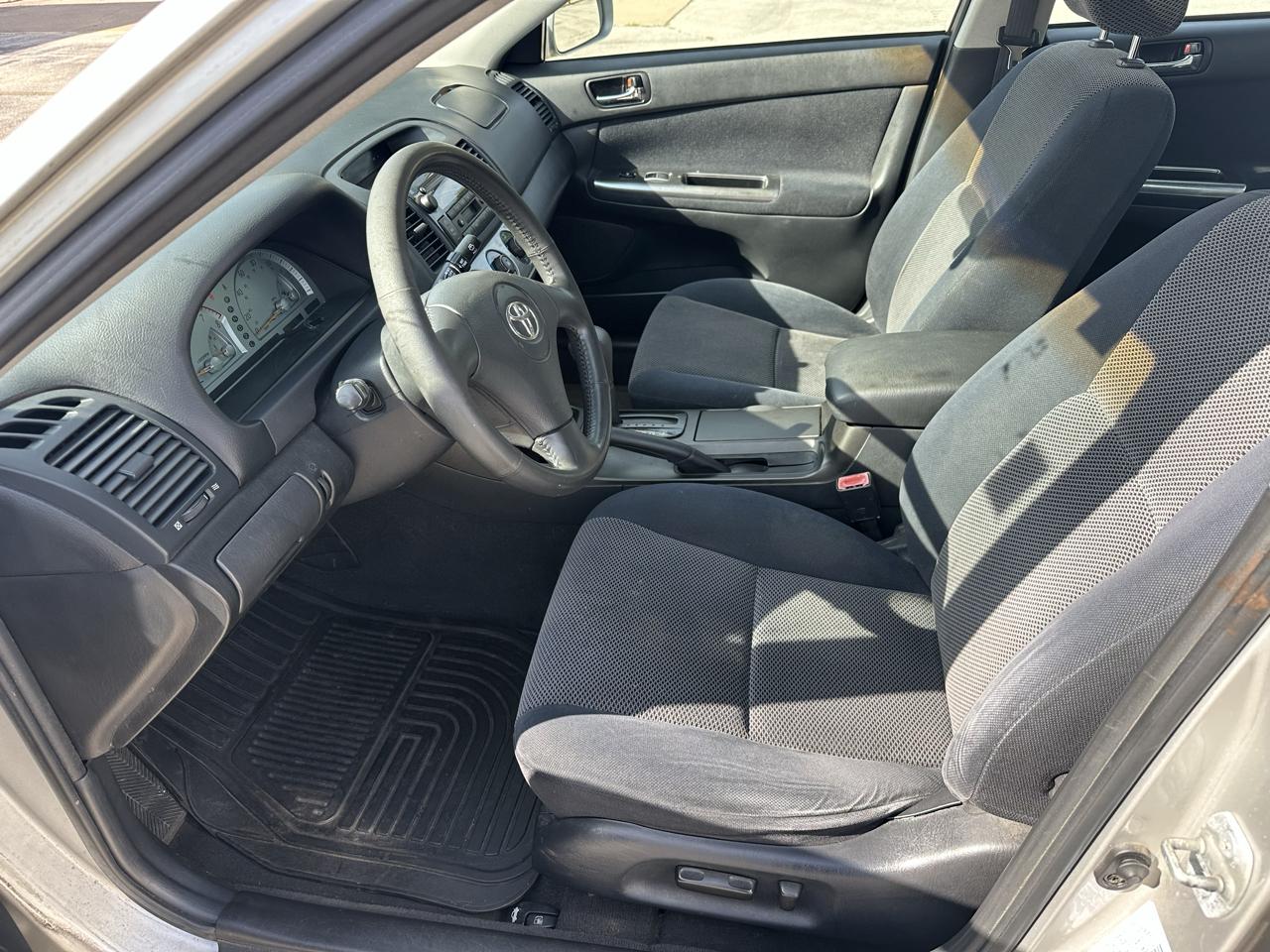 Toyota Camry 4dr Sdn XLE Auto (Natl) 2003