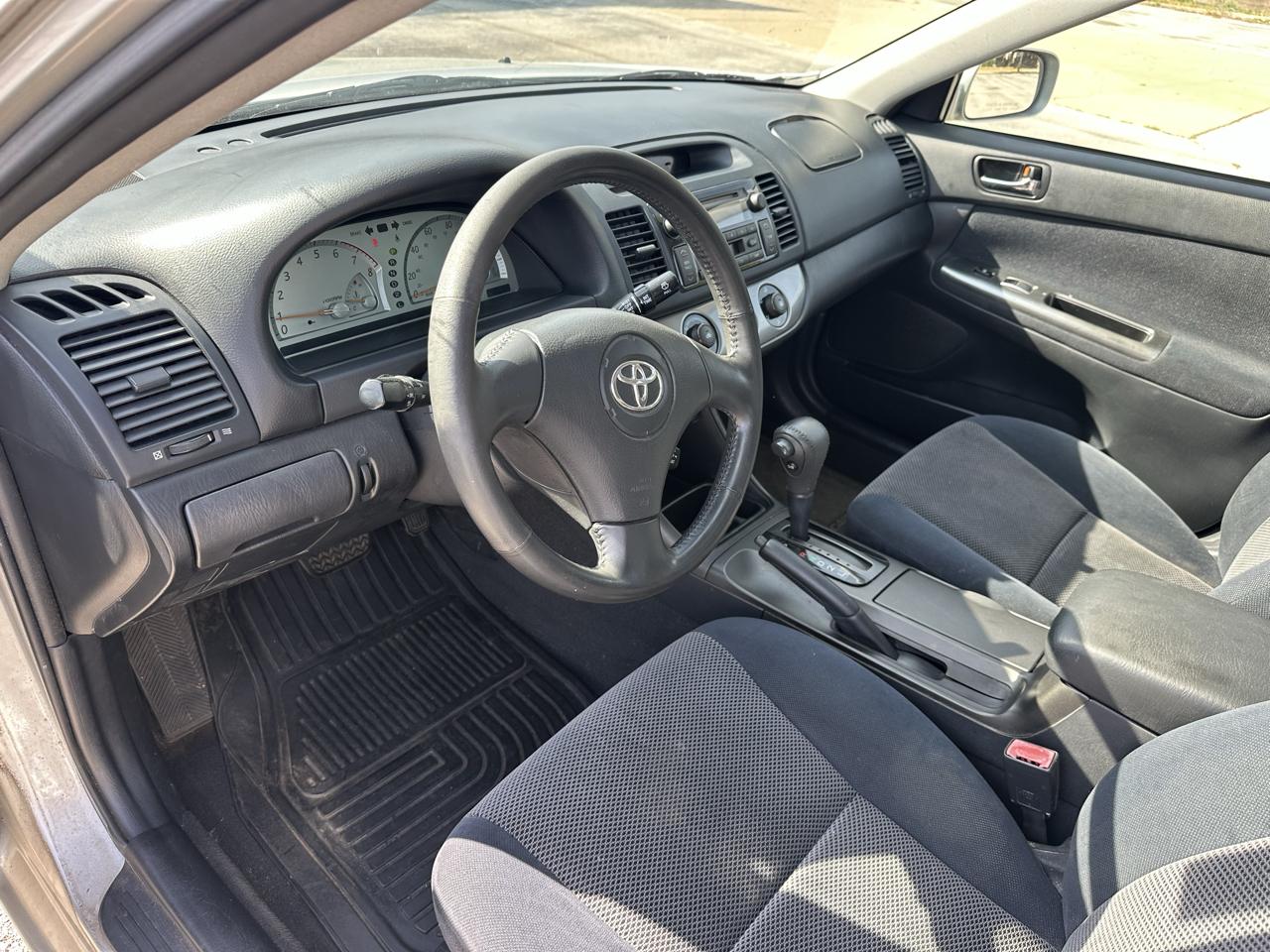 Toyota Camry 4dr Sdn XLE Auto (Natl) 2003