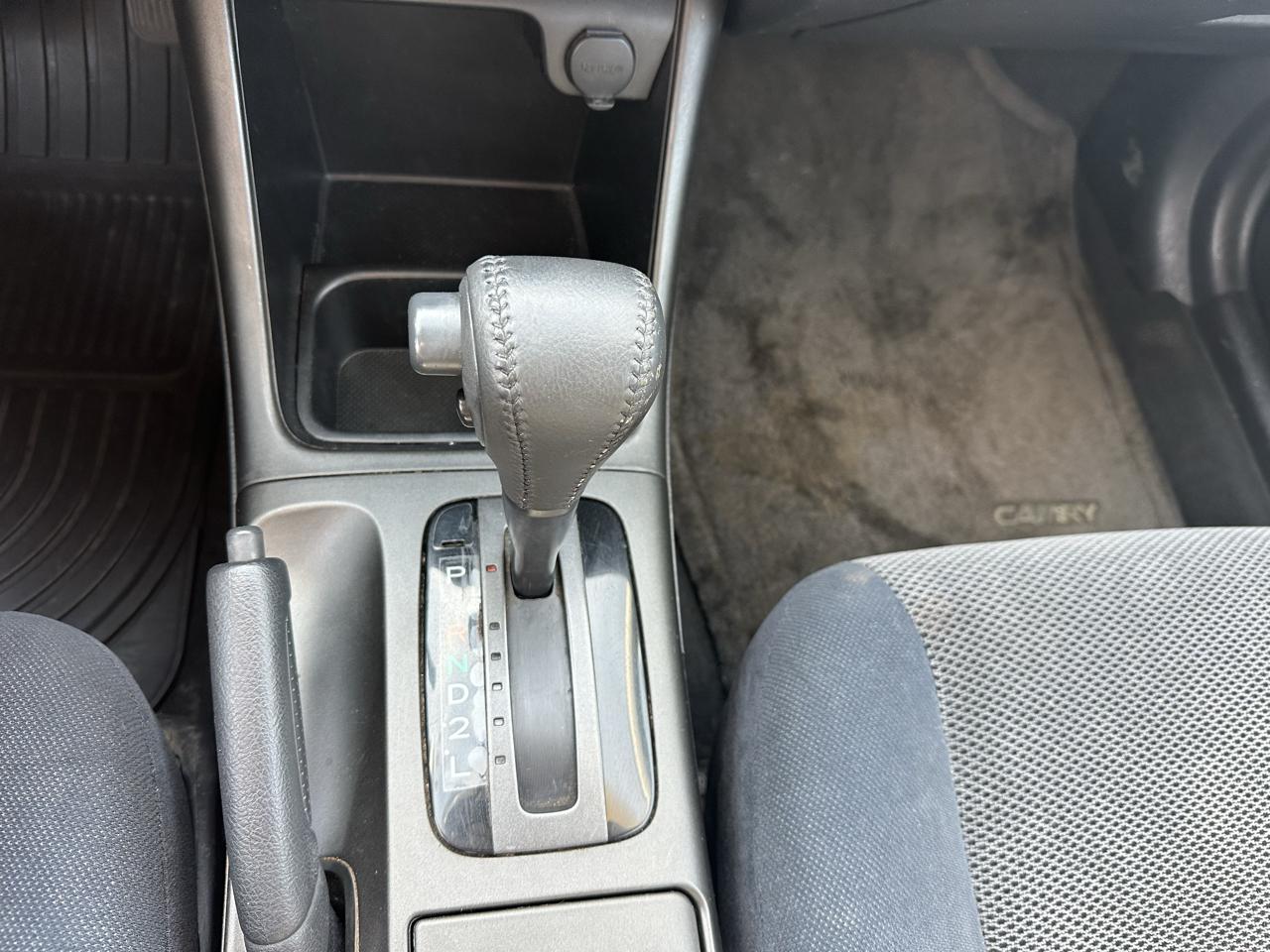 Toyota Camry 4dr Sdn XLE Auto (Natl) 2003
