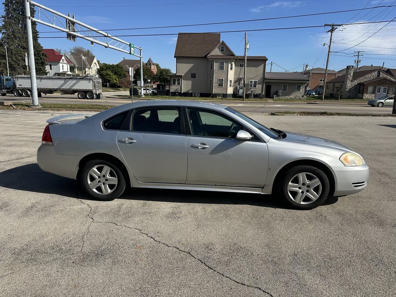 Chevrolet Impala 4dr Sdn LS 2010