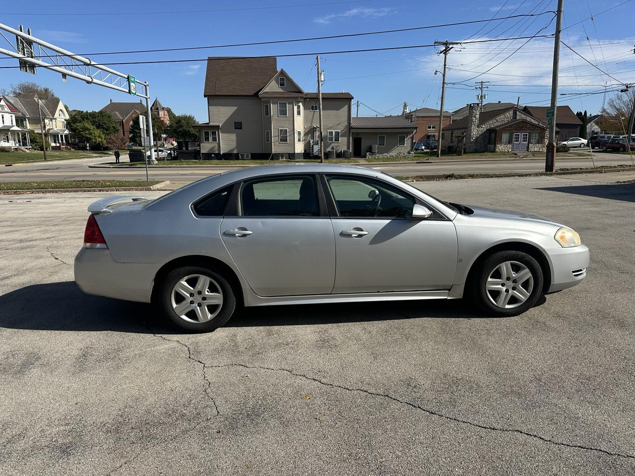 Chevrolet Impala 4dr Sdn LS 2010