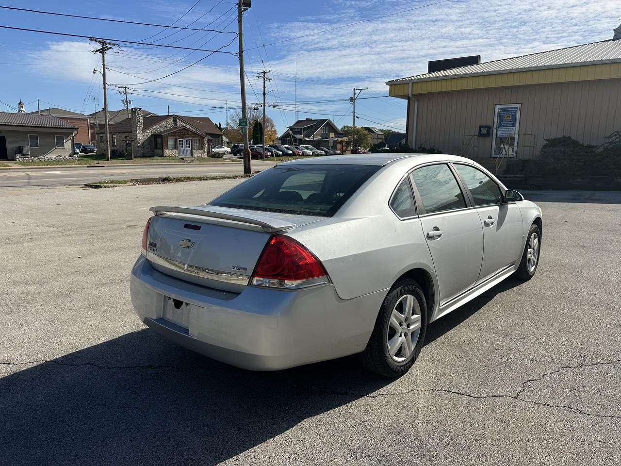 Chevrolet Impala 4dr Sdn LS 2010