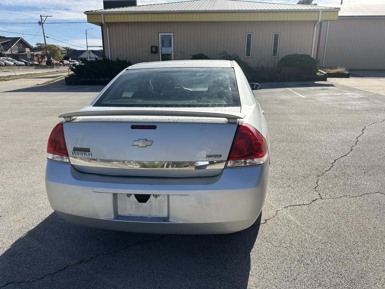Chevrolet Impala 4dr Sdn LS 2010