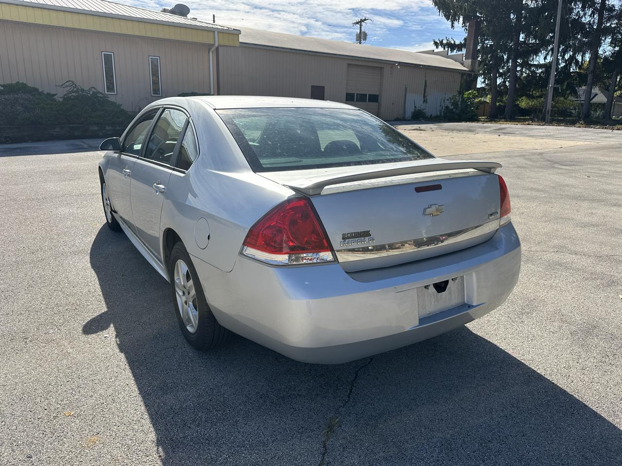 Chevrolet Impala 4dr Sdn LS 2010
