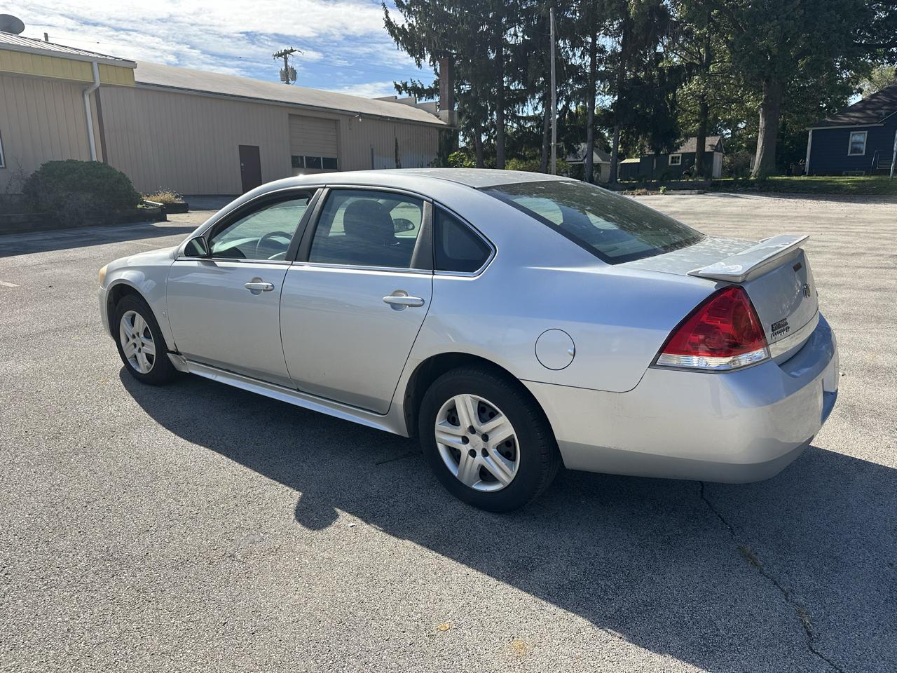 Chevrolet Impala 4dr Sdn LS 2010