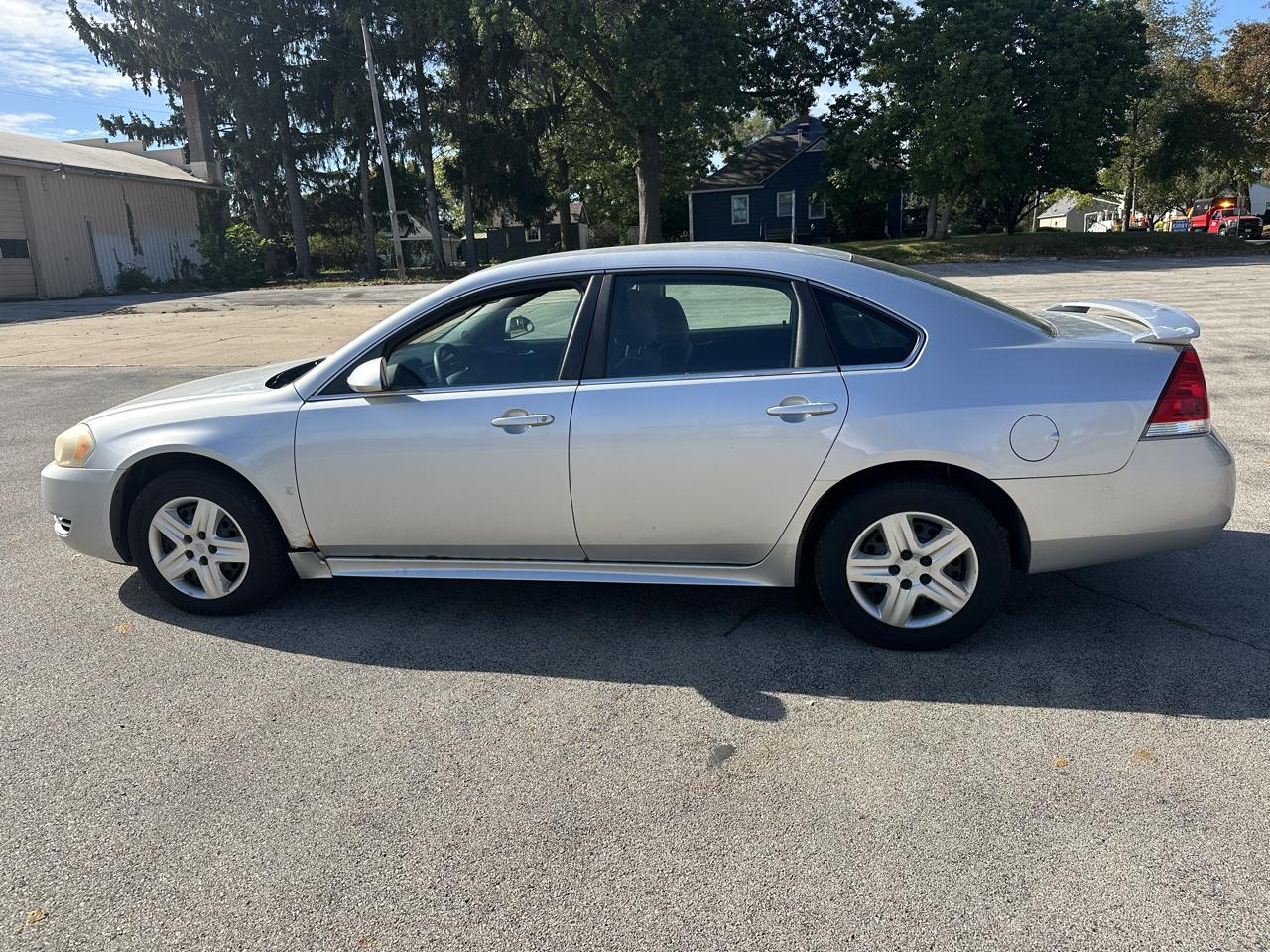 Chevrolet Impala 4dr Sdn LS 2010