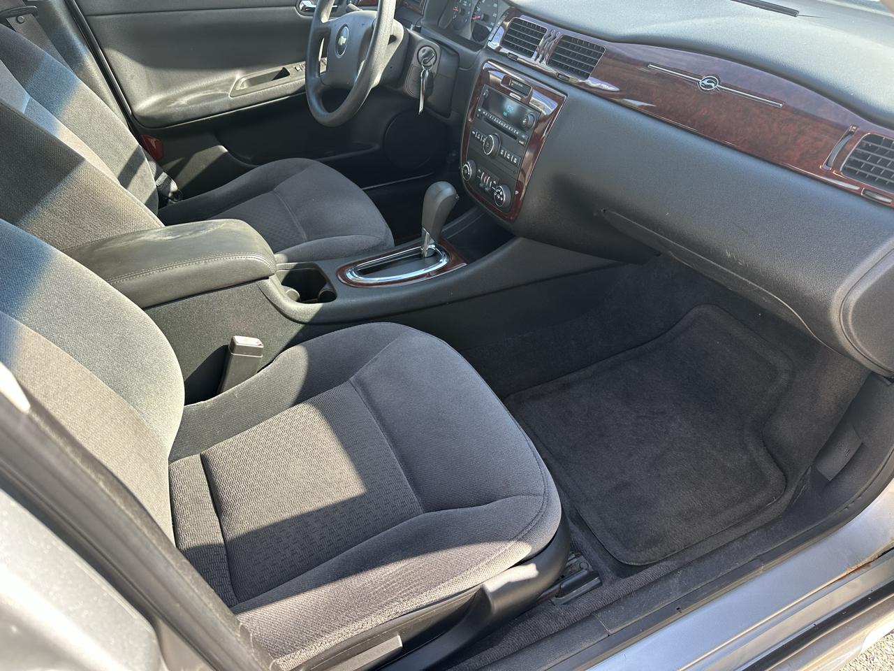 Chevrolet Impala 4dr Sdn LS 2010