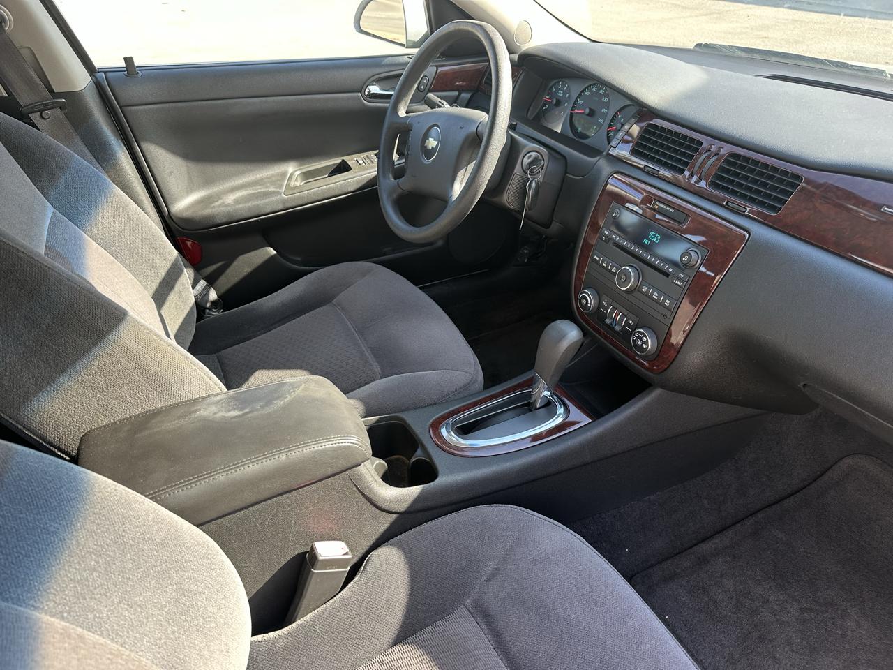 Chevrolet Impala 4dr Sdn LS 2010