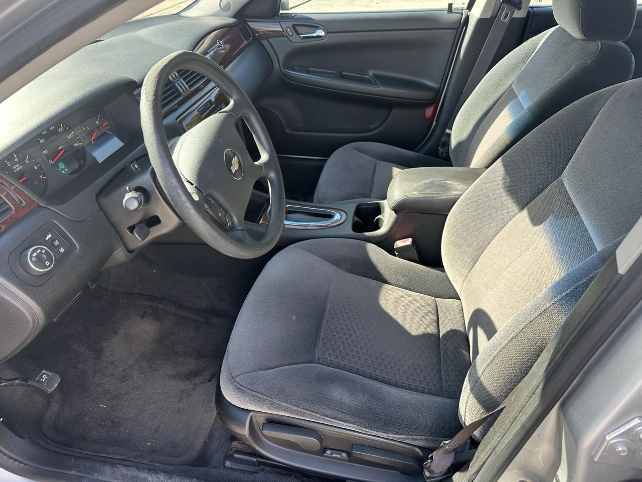 Chevrolet Impala 4dr Sdn LS 2010