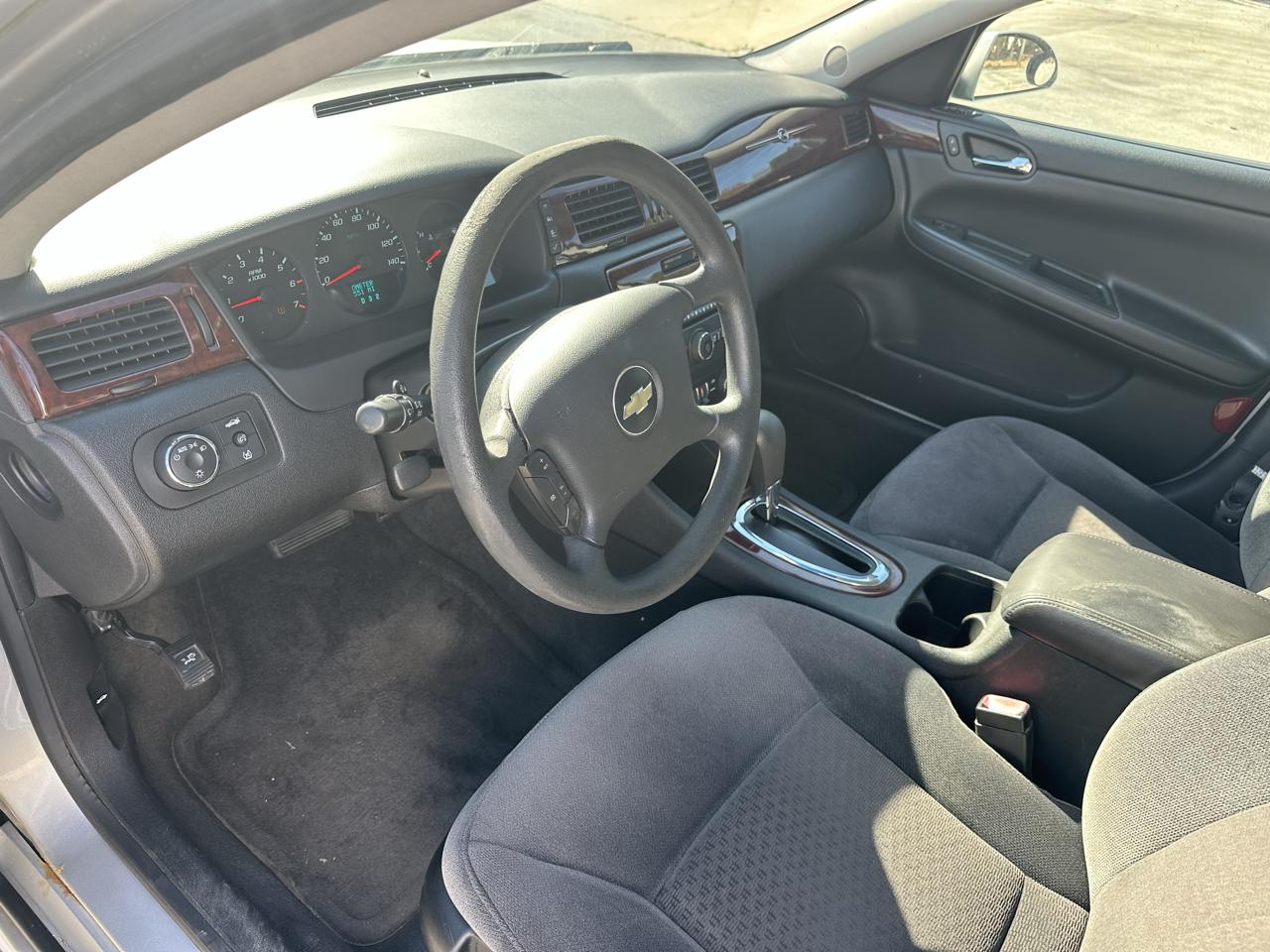 Chevrolet Impala 4dr Sdn LS 2010