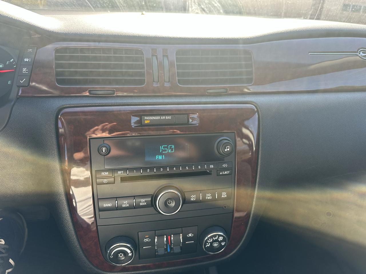 Chevrolet Impala 4dr Sdn LS 2010
