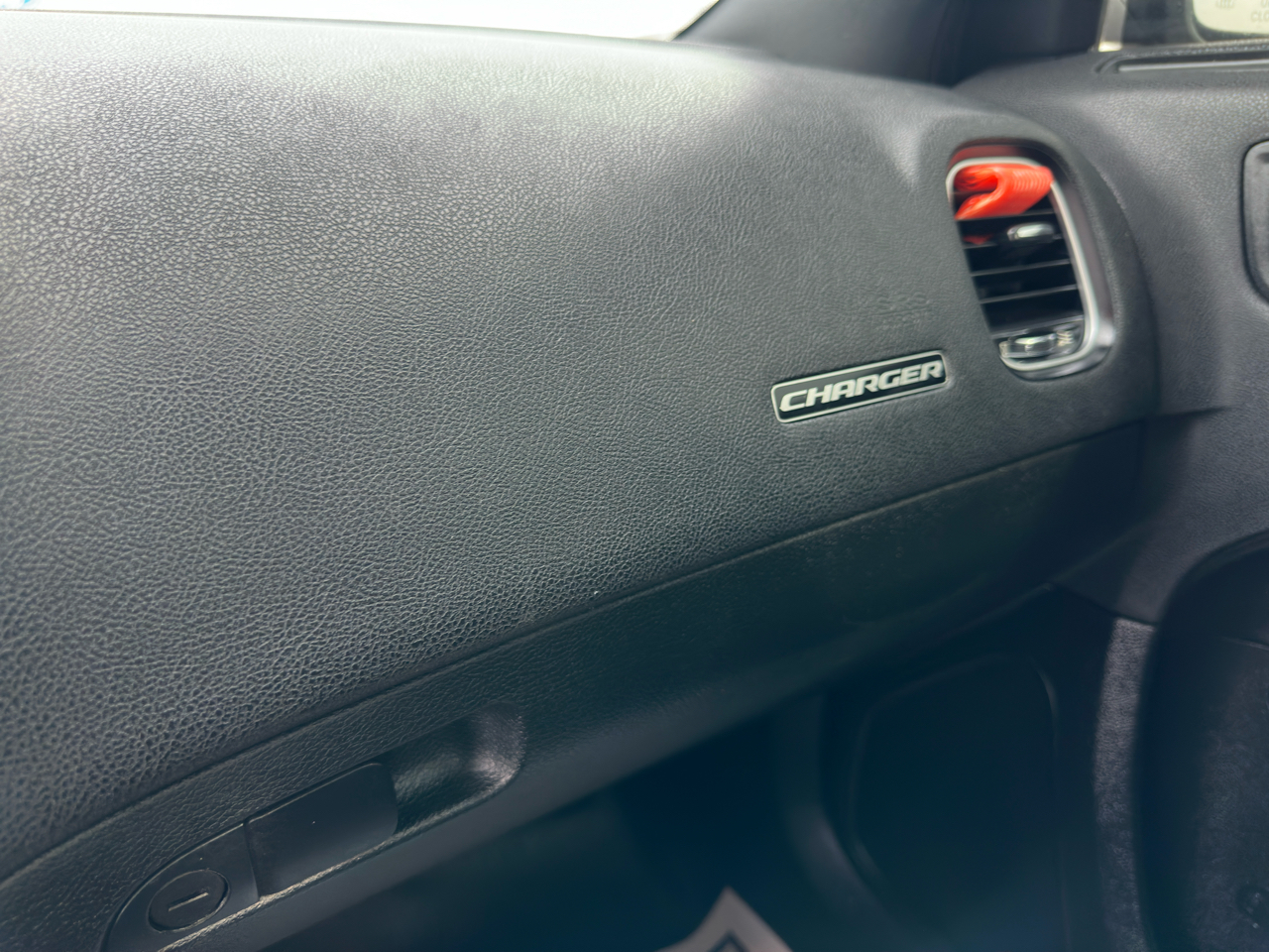 2018 Dodge Charger photo 18