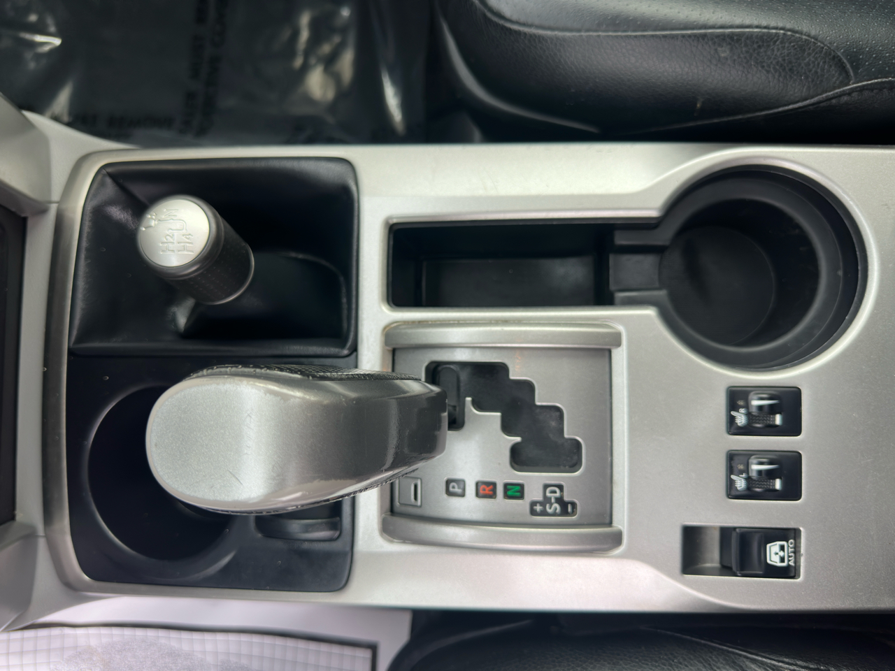 2010 Toyota 4Runner Limited photo 23