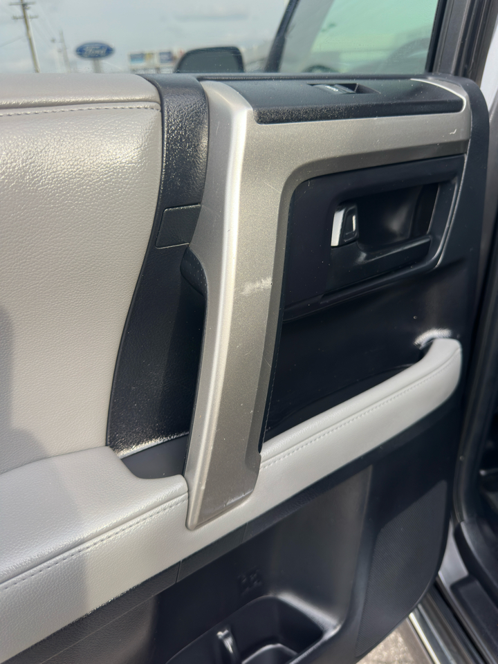 2010 Toyota 4Runner Limited photo 32
